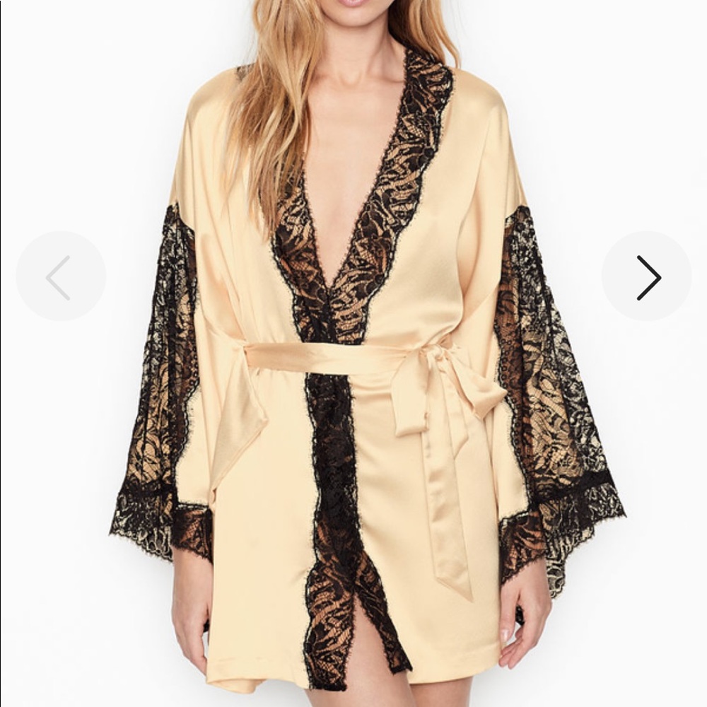 Victorias Secret Kimono Robe Lace M/L Sugarcane Beige Nude Black Lace Trim Satin